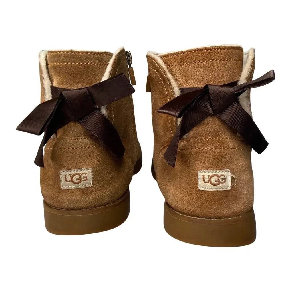 UGG Kids' Cecily Ankle Boot Girls Sz 6 Chestnut Suede with Bow